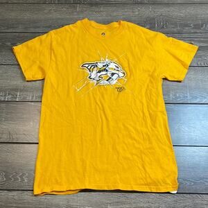 NHL Nashville Predators Yellow Tee Shirt Men's Size Medium